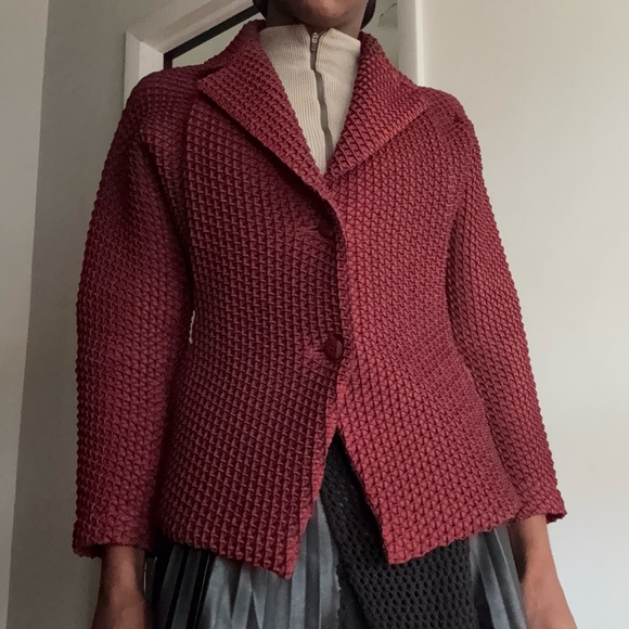 Issey Miyake Diamond pleated Blazer - Picture 9 of 15